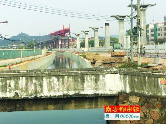 附近两个加油站 穗地铁14号线神岗站安全距离