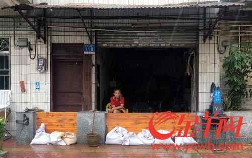 帕卡来袭,广州出动冲锋舟防珠江水倒灌