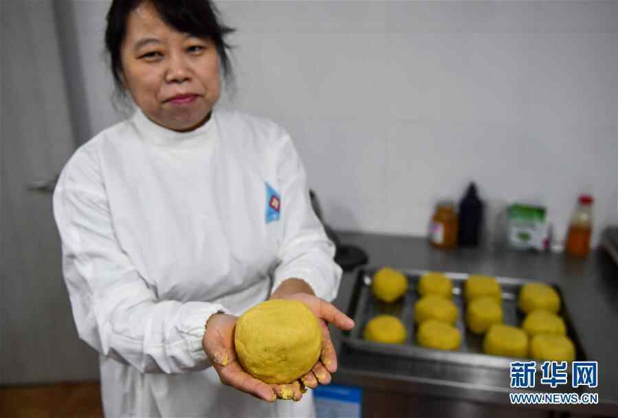 零下15摄氏度 大熊猫这样过冬！