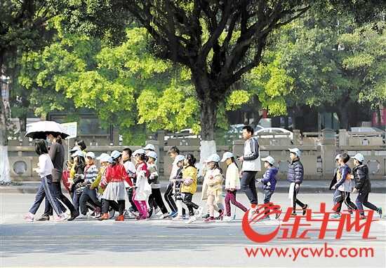 2018年东莞要让更多的孩子中午能睡上一觉