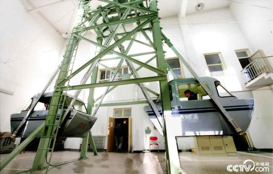 8大类140多个科目 揭秘航天员是怎么养成的