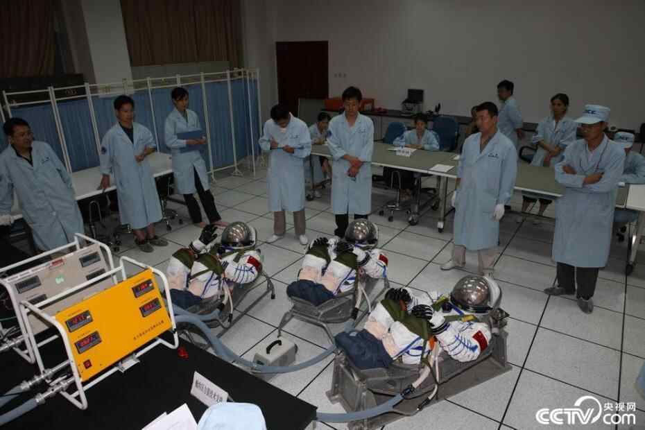 8大类140多个科目 揭秘航天员是怎么养成的