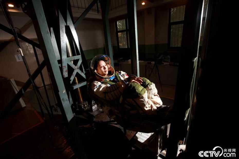 8大类140多个科目 揭秘航天员是怎么养成的