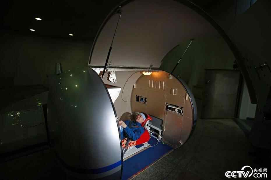 8大类140多个科目 揭秘航天员是怎么养成的