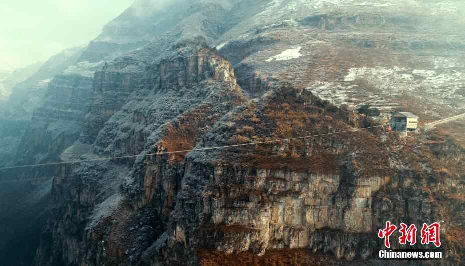 大渡河峡谷绝壁上的“天边”村寨