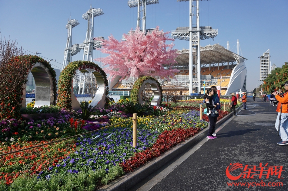 第二十四届广州园博会开幕 春节假期广州又添新景观