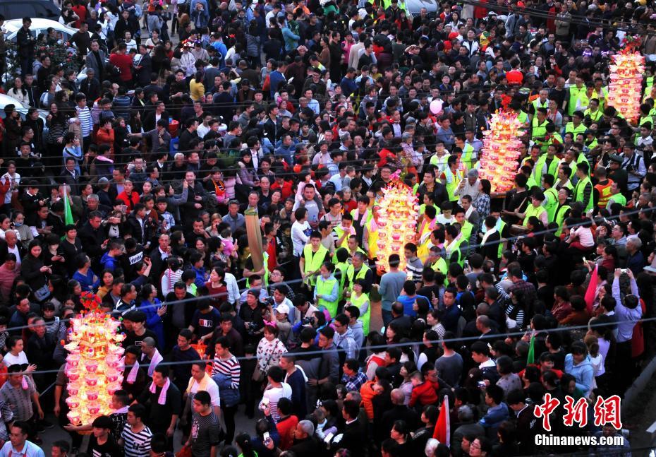 福建连城芷溪花灯——“纸包火”的奇迹