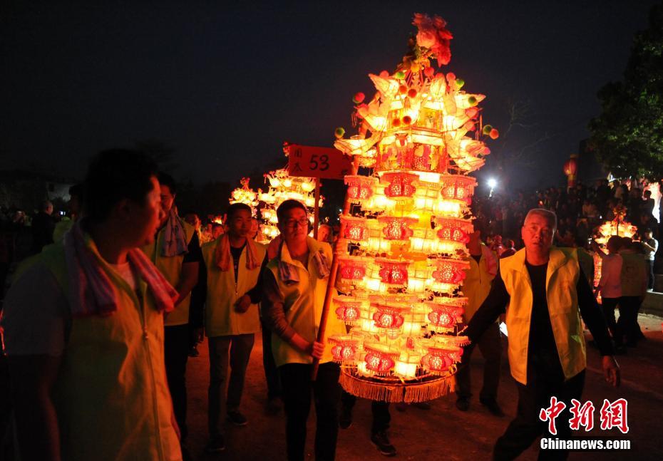 福建连城芷溪花灯——“纸包火”的奇迹