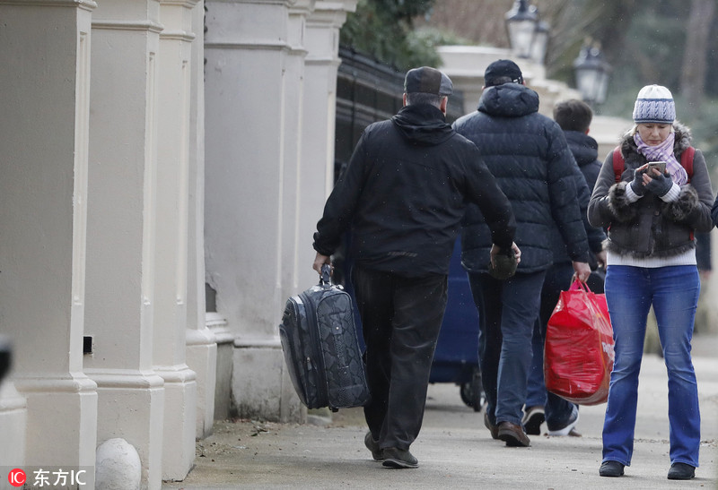 俄罗斯23名外交官遭英国驱逐 偕家人离开大使馆返俄