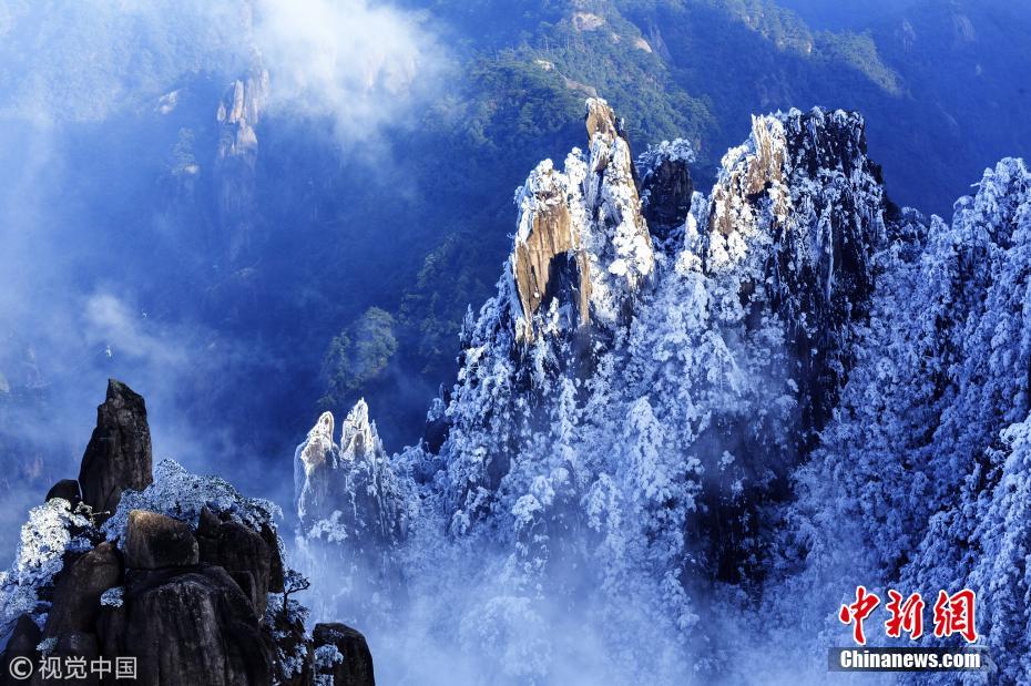 安徽黄山现春雪、雾淞、云海气象景观