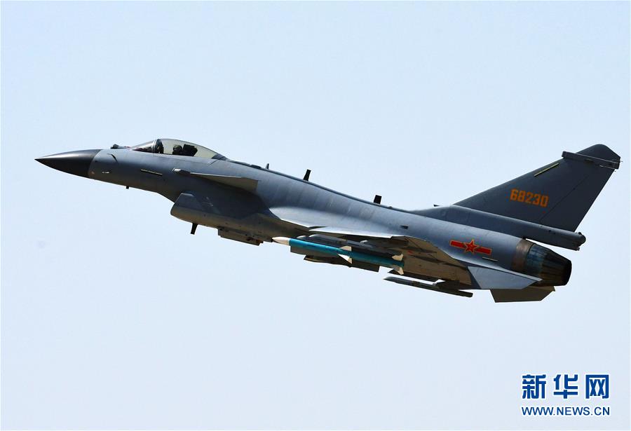 中国空军歼－10Ｃ战机担负战斗值班任务