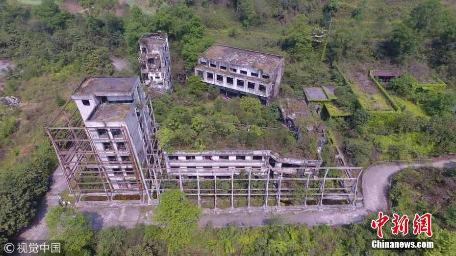 航拍汶川地震遗址 曾经工厂如今残垣断壁