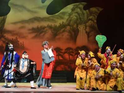  儿童节，大小戏迷齐齐睇“猴王借扇”