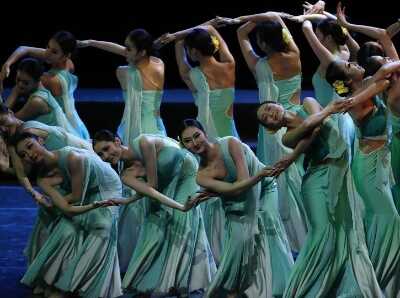  上合艺术节民族舞蹈晚会在京举行