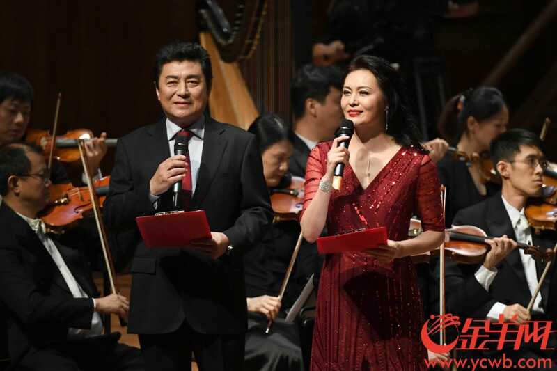 6月7日晚，庆祝改革开放40周年大型交响组歌《大江潮》音乐会在广州星海音乐厅交响乐厅隆重首演，同时也是这部原创作品的世界首演。记者 陈秋明 摄