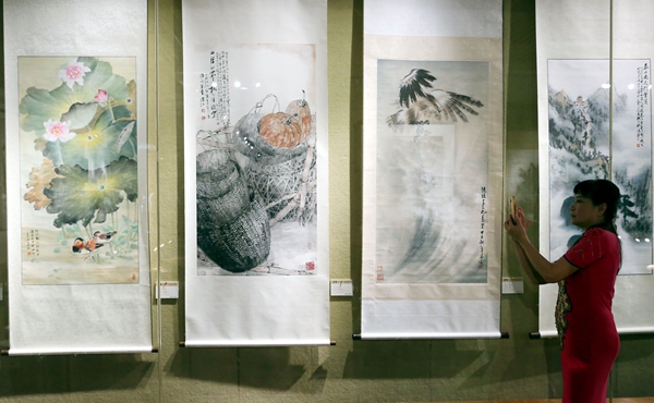 48位港澳台及海外岭南画派画家在穗办 回家 展