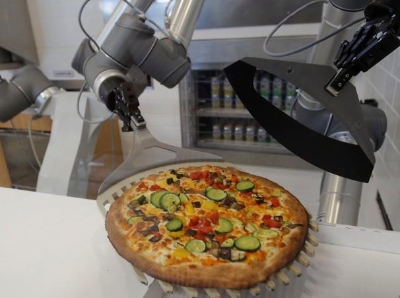  法国机器人烘制披萨 色香味俱全不输大厨手艺