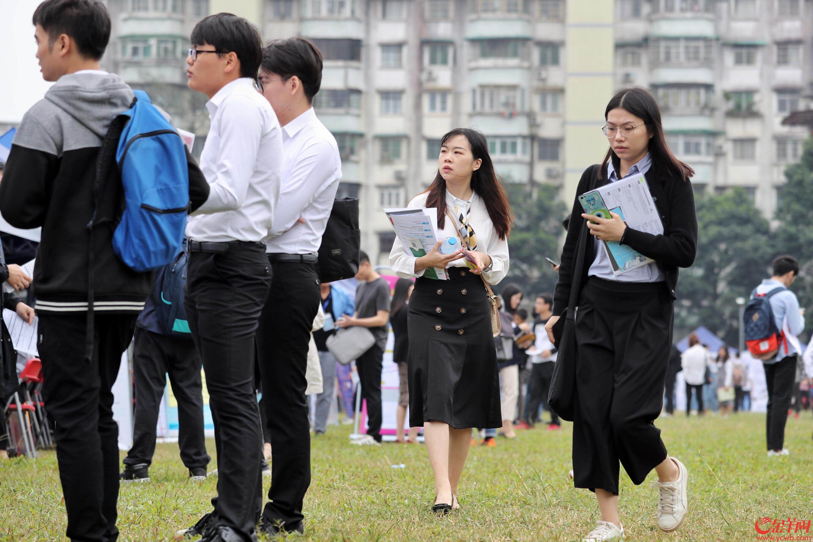 首场2019届高校毕业生供需见面会举行