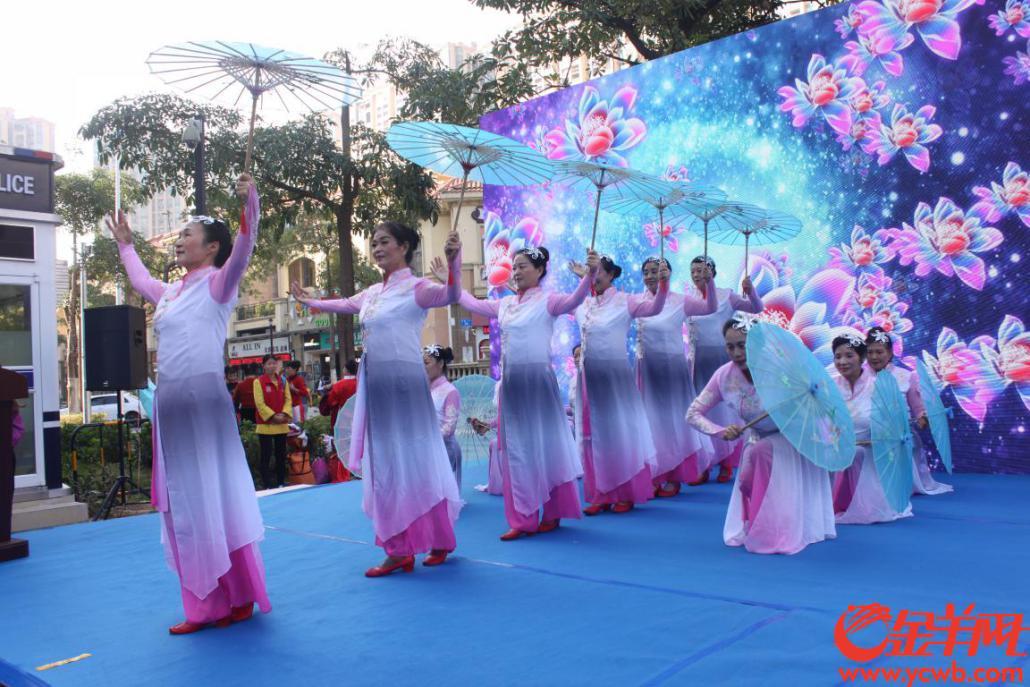 《旗袍美人》小伞舞.刘艳芳 摄