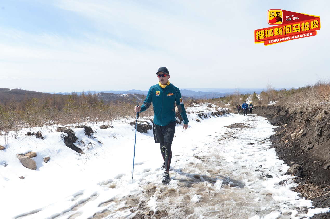 钟欣潼 、 高鑫 雪地畅跑 众星挑战自我引领跑步风尚