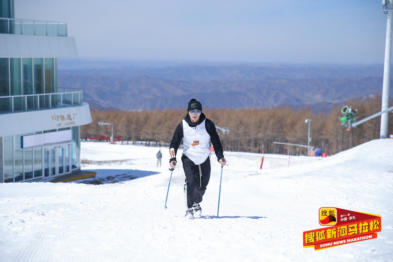 钟欣潼 、 高鑫 雪地畅跑 众星挑战自我引领跑步风尚