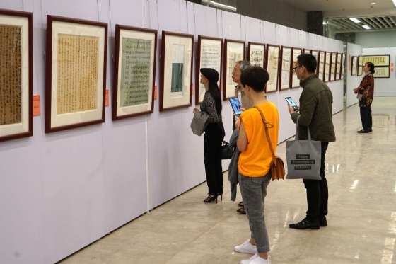 广州市庆祝新中国成立70周年书画大赛作品展开幕