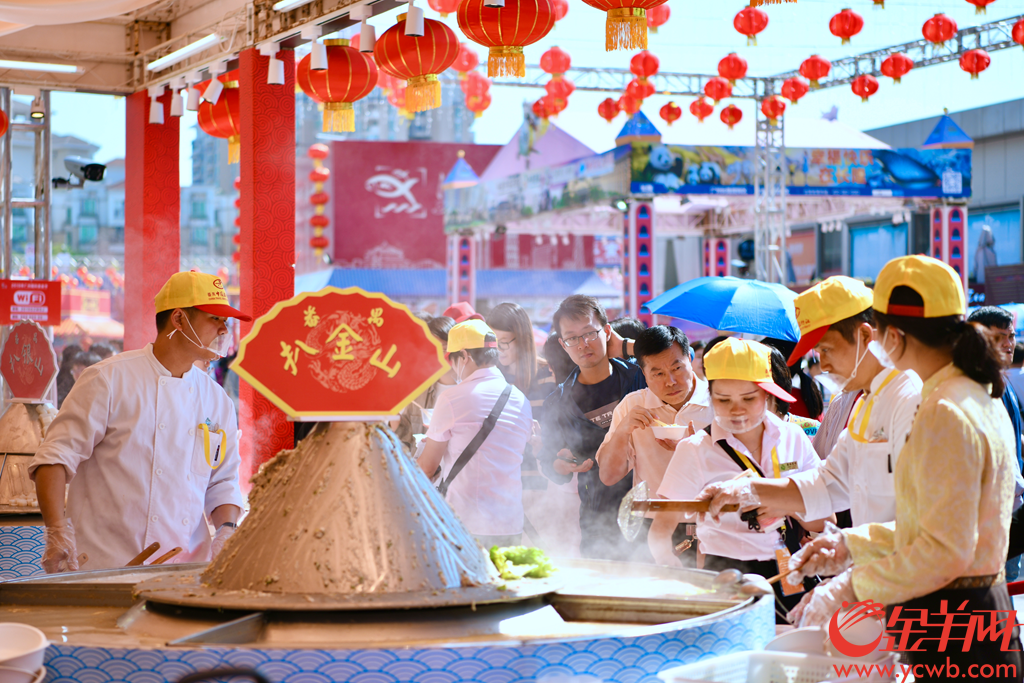 国际食材,粤港澳大湾区美食,梅州五华客家美食等纷纷走进美食节"美食