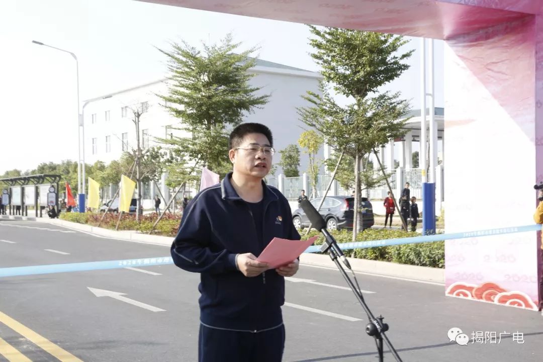 空港经济区党委书记林春霖在活动中致辞