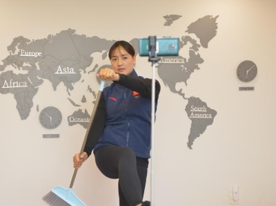  世界冠军许亚萍网上教少儿运动助成长
