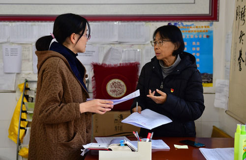 大山女孩的校长妈妈记云南丽江华坪女子高级中学校长张桂梅