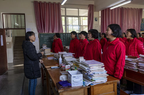 大山女孩的校长妈妈记云南丽江华坪女子高级中学校长张桂梅