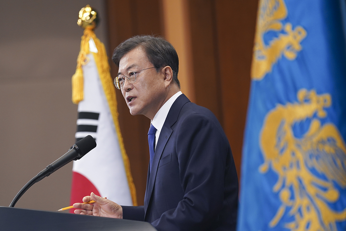 Moon Jae-in calls for diplomatic channels to resolve outstanding Korean and Japanese cases