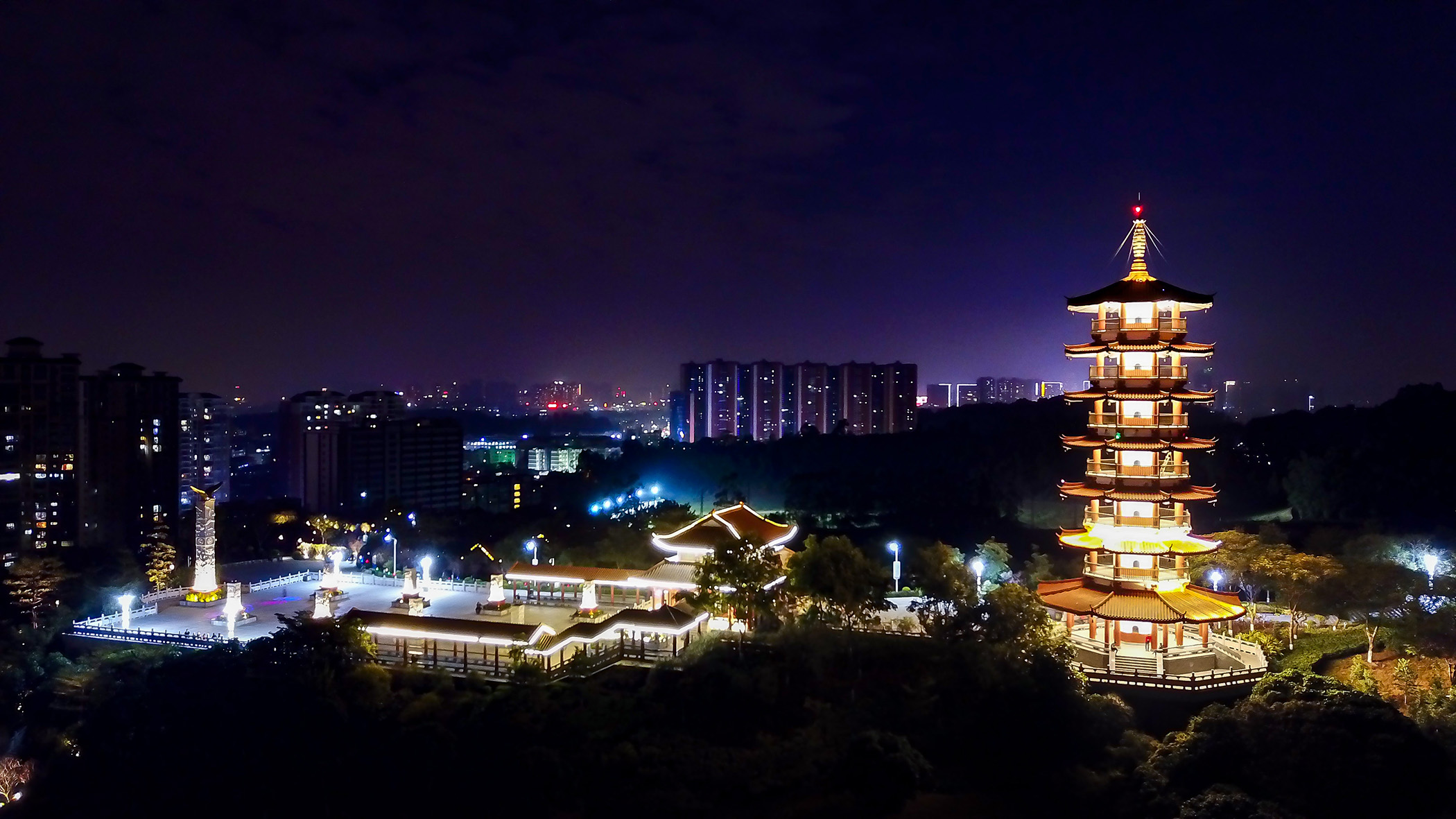 凤岗镇雁湖公园夜景