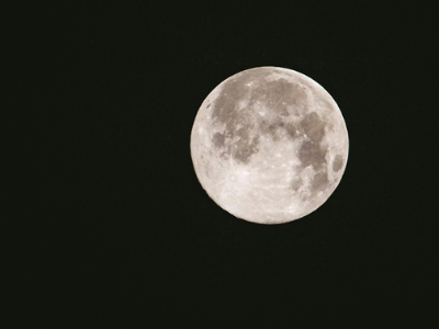 今年首次超级月亮预计在4月27日晚上演