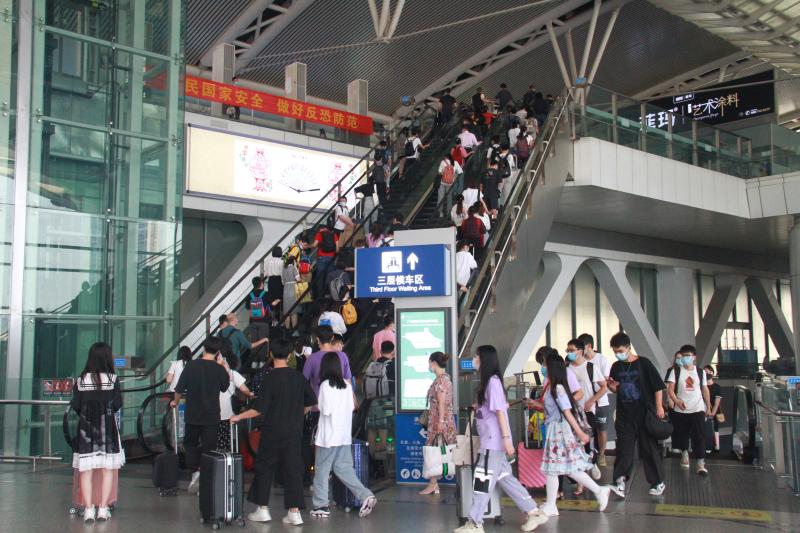 五一假期首日广州南站刷新3项历史记录