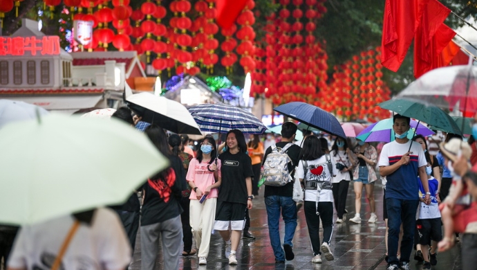  【组图】“五一”假期，广州北京路商圈人流旺