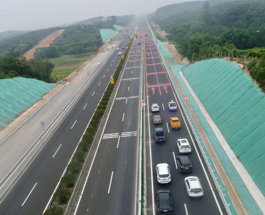 茂湛高速改扩建完成 首次13.4公里路面转换