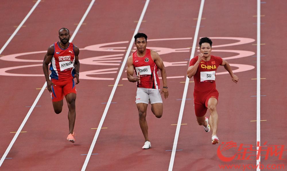 2021年7月31日晚,在东京奥运会田径男子100米预赛中,中国选手苏炳添跑