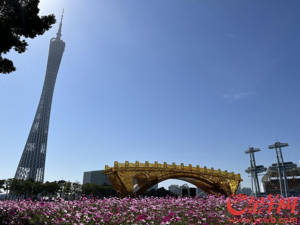 助力“读懂中国”架起世界和平发展之桥！《丝路金桥》雕塑在海心沙揭幕