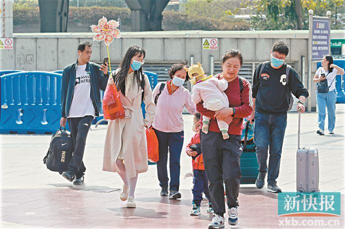 返程客流高峰到来广铁日发送旅客超200万