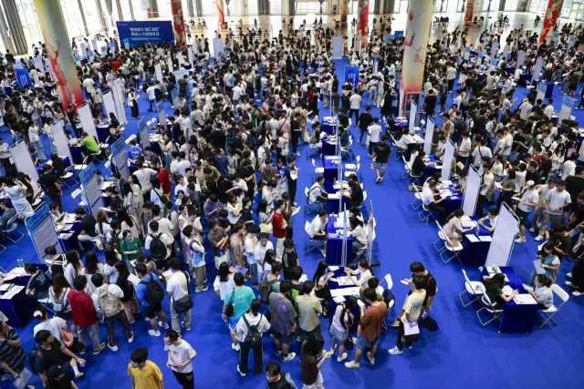 人口增量第一、毕业生薪酬前三，深圳实力圈粉年轻人