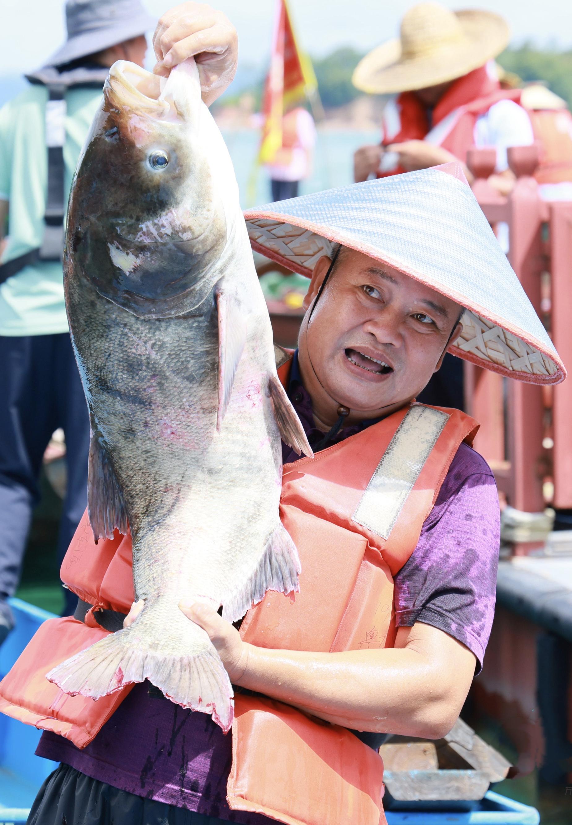 一鱼八味，看“粤菜师傅”如何巧烹万绿湖生态湖鲜