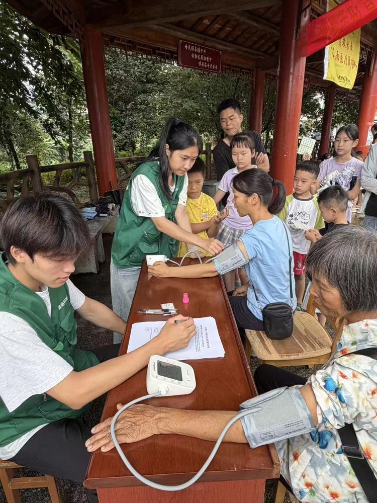 青春践初心！广州华夏职业学院三下乡深耕乡村急救治理