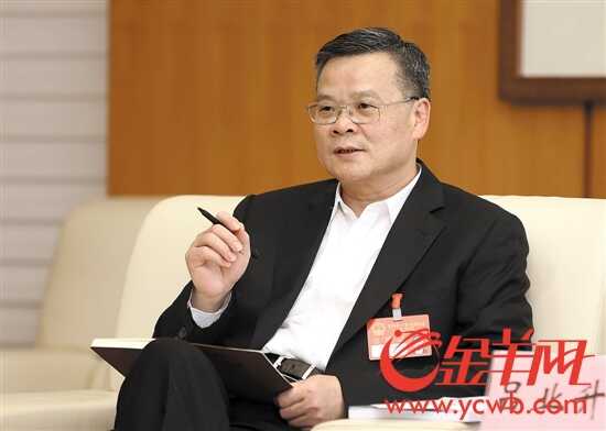 东莞市市委书记吕业升参加分组讨论 金羊网记者 王俊伟 摄