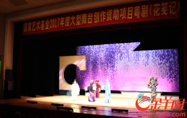 国家一级舞美设计师何礼培,青年音乐,唱腔设计邹裕伟等担任主创,两位