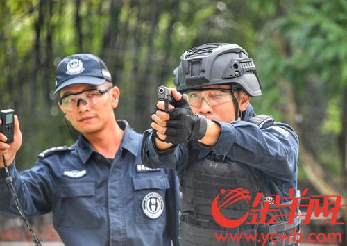 广州特警冬训大比武