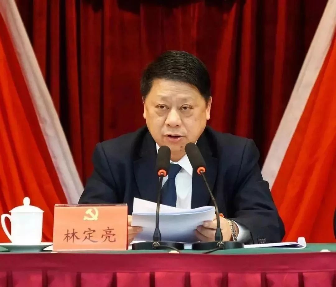 【学习贯彻党的十九届四中全会精神】龙湖区委书记林定亮: 担当落实