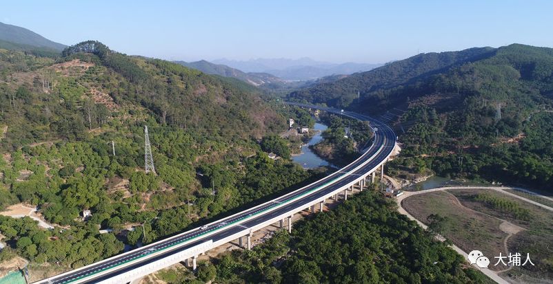 该条高速公路起于云霄县东厦镇,终于平和县长乐乡,接广东大埔至潮州港