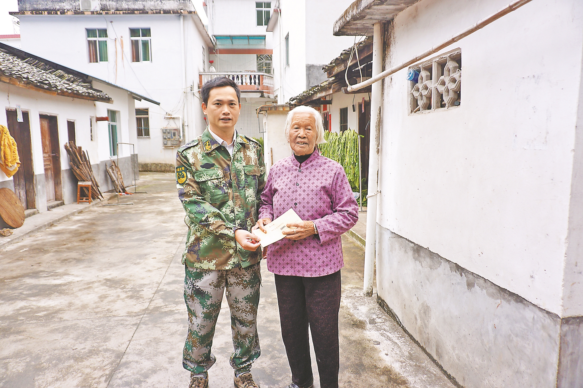 陈泽云 王漫琪 实习生 冯琼瑶"党组织把我放在哪里,我就在哪个地方好