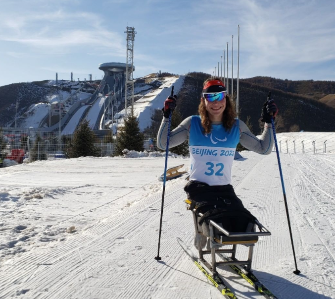 加拿大运动员抵达冬残奥村后首次滑雪：美好的一天